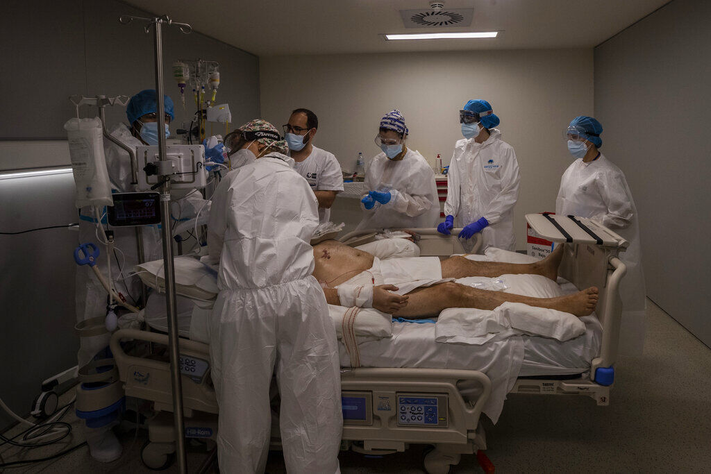 APTOPIX Spain Virus Outbreak Pandemic Hospital